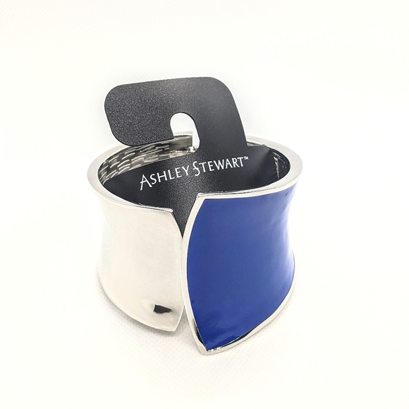 Ashley Stewart Jewelry - ♠️+ NEW! ASHELY Stewart Bold Bracelet Bangle